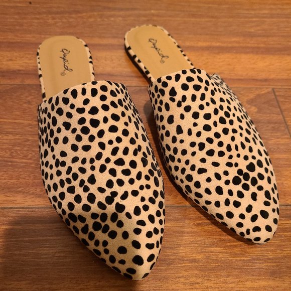 🎉 HP 🎉 NIB Suede Spotted Mules - Picture 5 of 10
